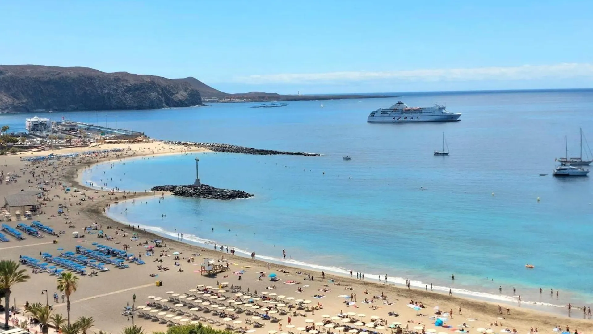 Few Steps From The Beach Hostel In Los Cristianos 阿罗纳