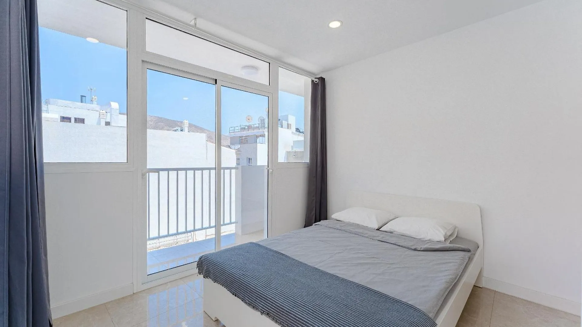 Few Steps From The Beach Hostel In Los Cristianos 阿罗纳 西班牙