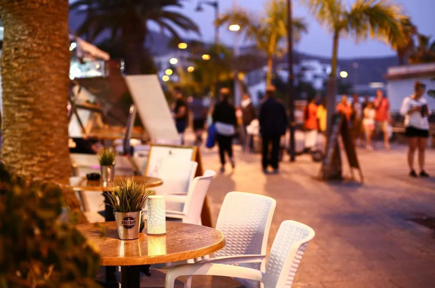 Few Steps From The Beach Hostel In Los Cristianos 阿罗纳