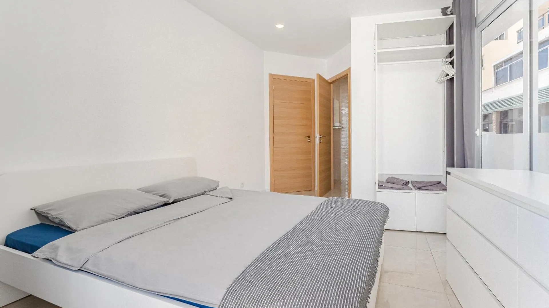 Few Steps From The Beach Hostel In Los Cristianos Arona  España