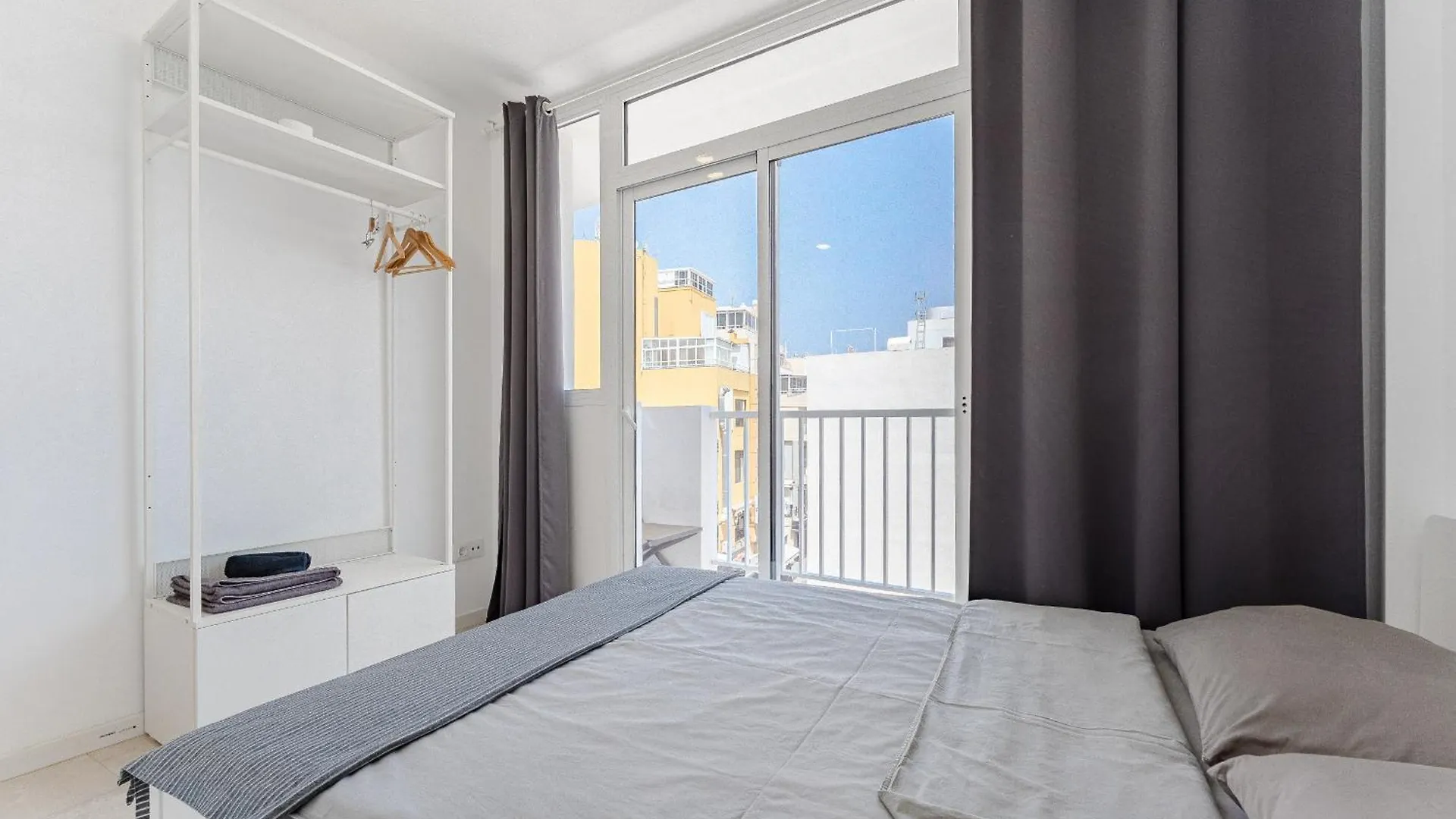 Few Steps From The Beach Hostel In Los Cristianos Arona  España