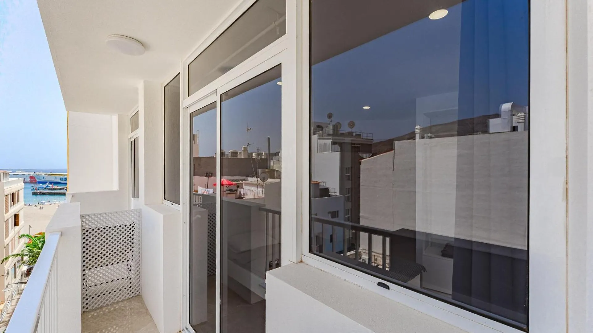 Few Steps From The Beach Hostel In Los Cristianos Arona
