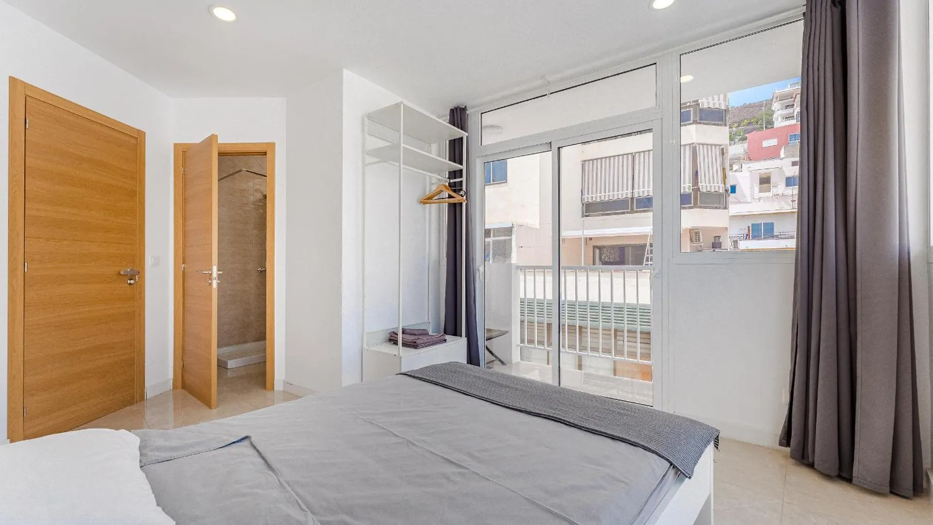 Few Steps From The Beach Hostel In Los Cristianos Arona