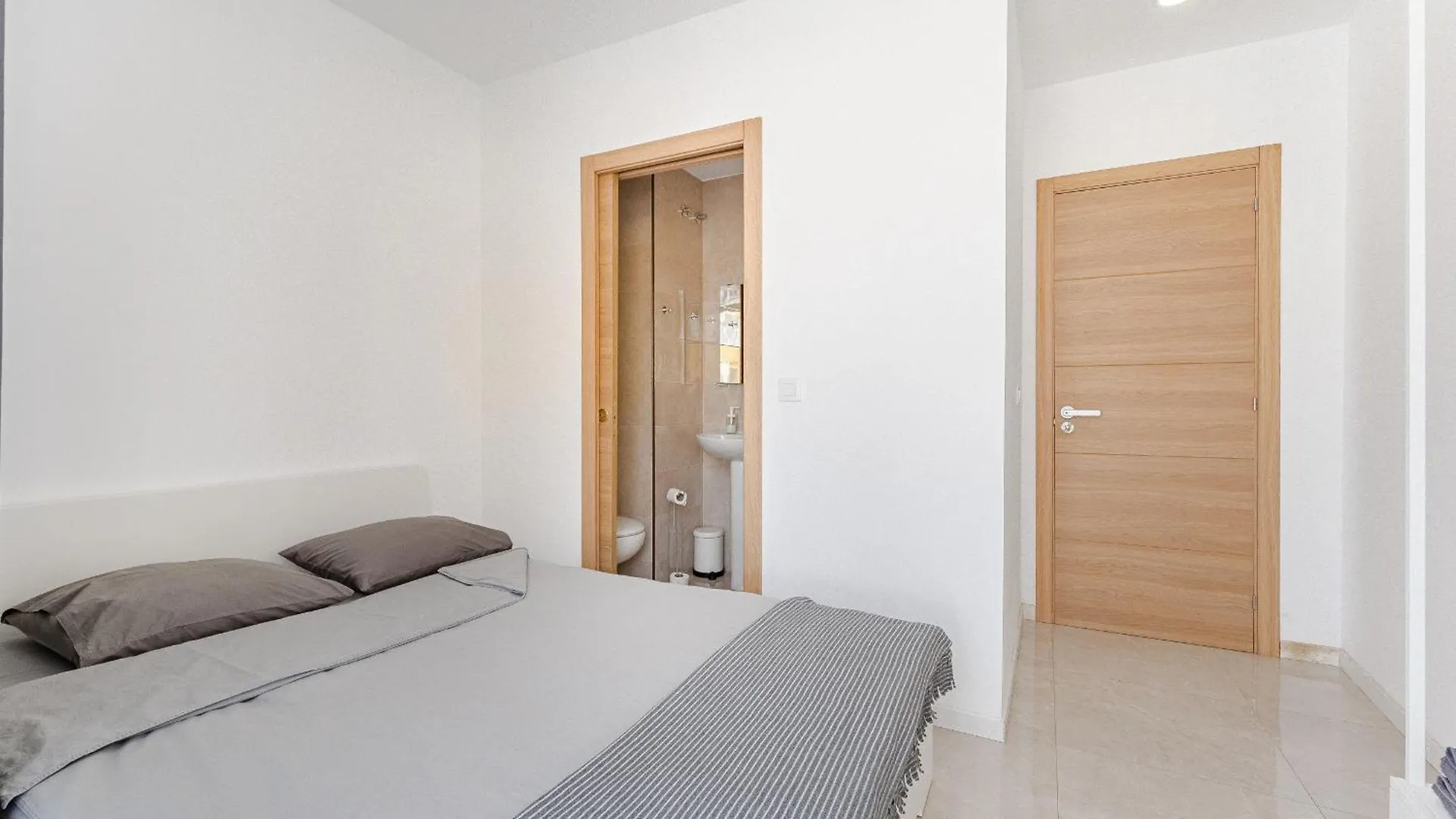 Few Steps From The Beach Hostel In Los Cristianos Arona
