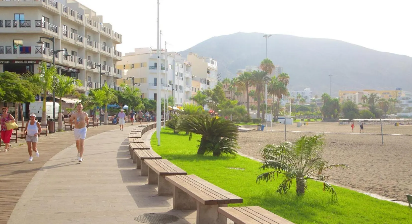 Few Steps From The Beach Hostel In Los Cristianos Arona  0*, Arona (Tenerife)