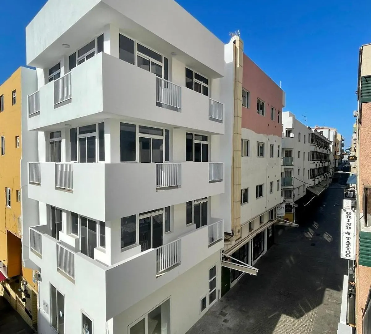 Few Steps From The Beach Hostel In Los Cristianos Arona