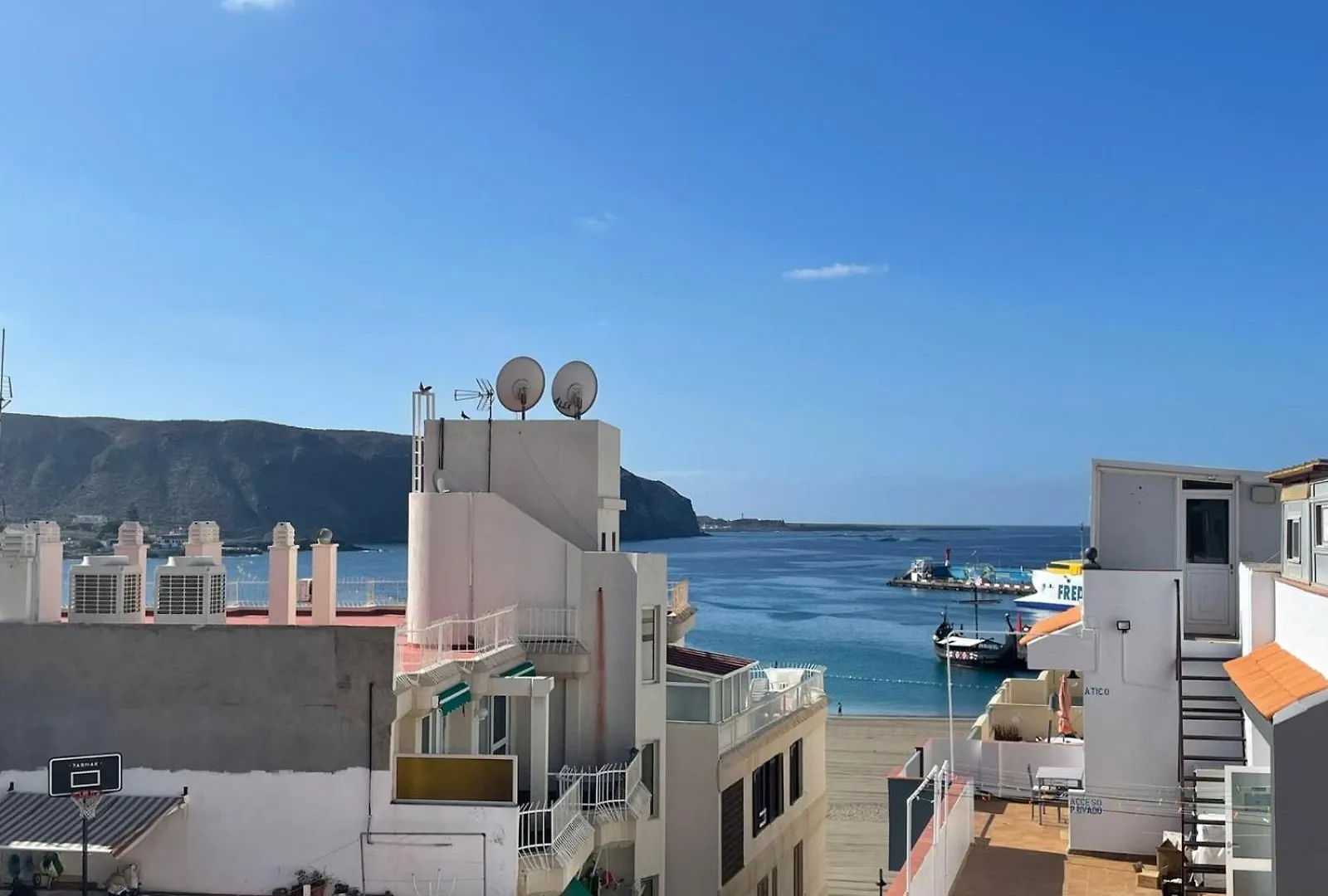 Few Steps From The Beach Hostel In Los Cristianos Arona  Arona (Tenerife)